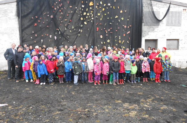 Afhjúpun útilistaverks og setning Barnahátíðar