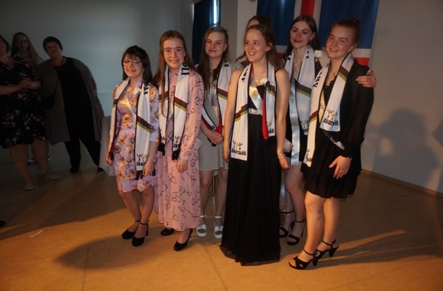 Lokun skrifstofu í sumar