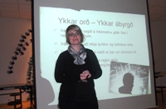 Helga Lind ræddi við nemendur og starfsfólk um rafrænt einelti