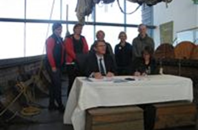 Magma Energy styrkir uppbyggingu útikennslustofunnar í Narfakotsseylu